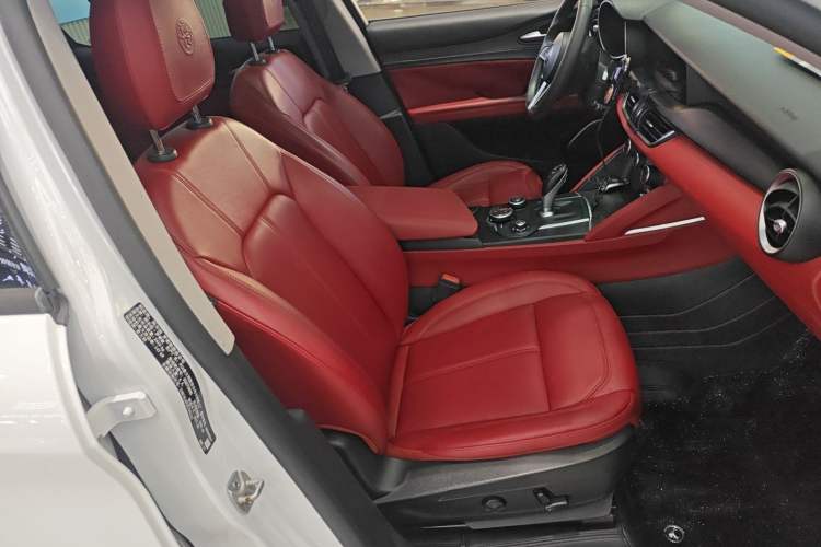 Used Alfa Romeo Stelvio 2017 2.0T 200HP Elite Edition Right Front Seat