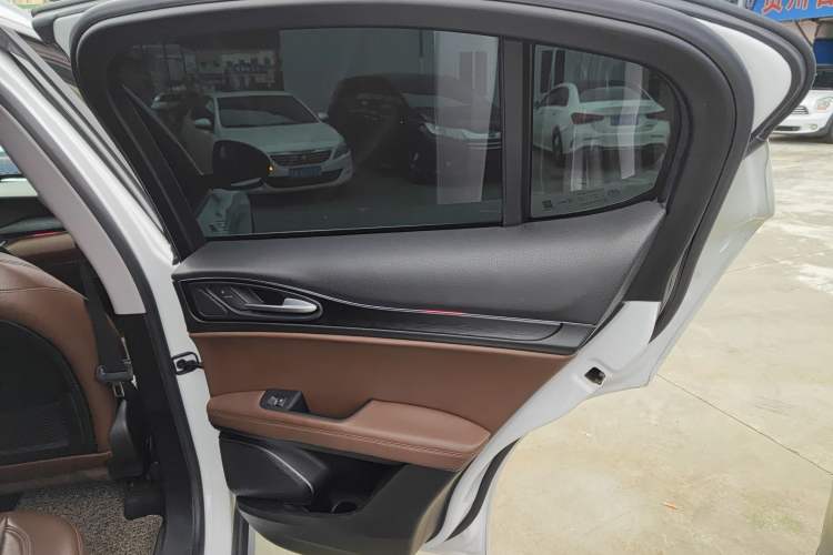 Used Alfa Romeo Stelvio 2017 2.0T 200HP Luxury Edition Right Rear Door Interior