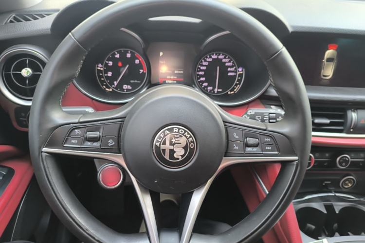 Used Alfa Romeo Stelvio 2017 2.0T 200HP Elite Edition Steering Wheel