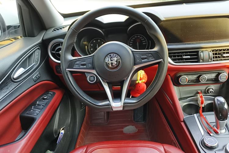 Used Alfa Romeo Stelvio 2017 2.0T 200HP Elite Edition Steering Wheel