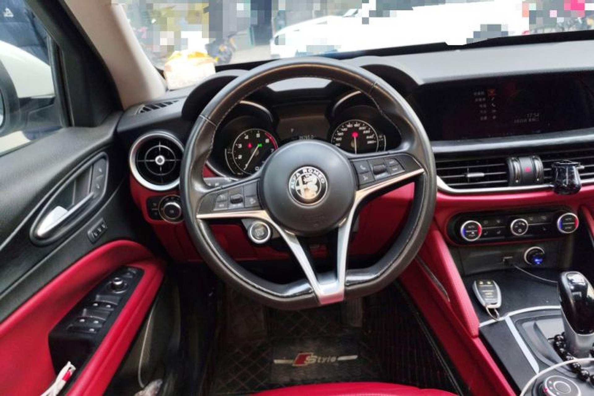 Used Alfa Romeo Stelvio 2017 2.0T 200HP Elite Edition Steering Wheel