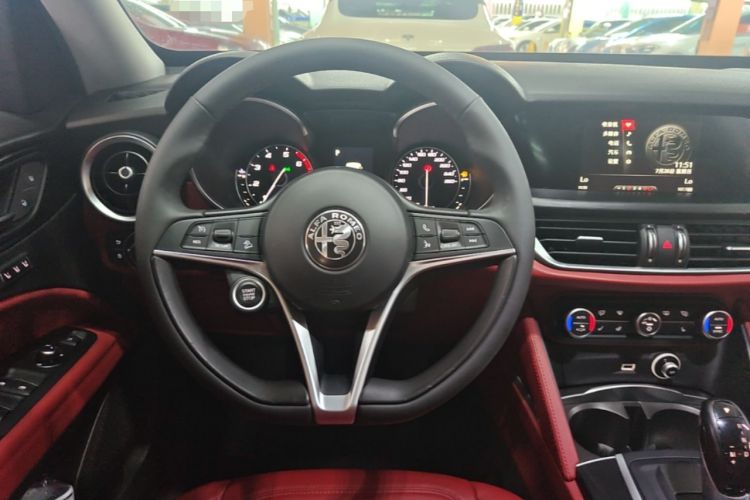 Used Alfa Romeo Stelvio 2017 2.0T 200HP Elite Edition Steering Wheel