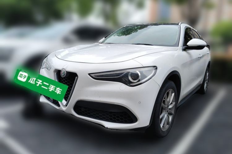 Used Alfa Romeo Stelvio 2017 2.0T 200HP Luxury Edition Guazi used car, China used car export, Used car for sale, Used cars, Cheapest cars for sale