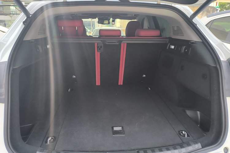 Used Alfa Romeo Stelvio 2017 2.0T 200HP Elite Edition Trunk