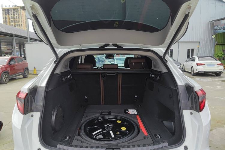 Used Alfa Romeo Stelvio 2017 2.0T 200HP Luxury Edition Trunk