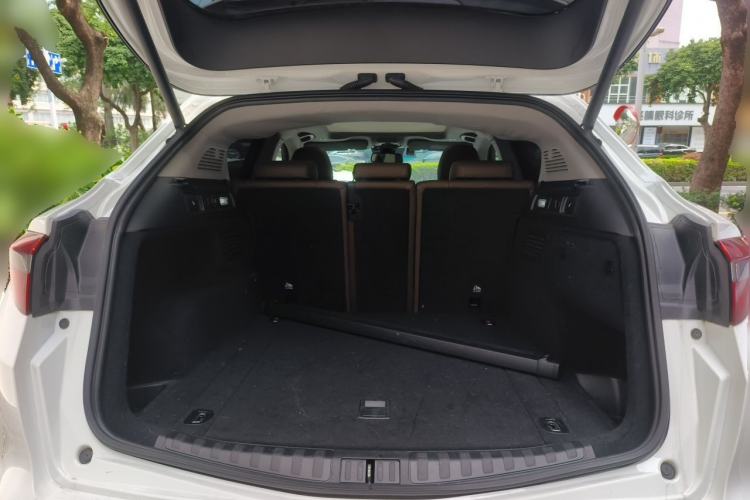 Used Alfa Romeo Stelvio 2017 2.0T 200HP Elite Edition Trunk