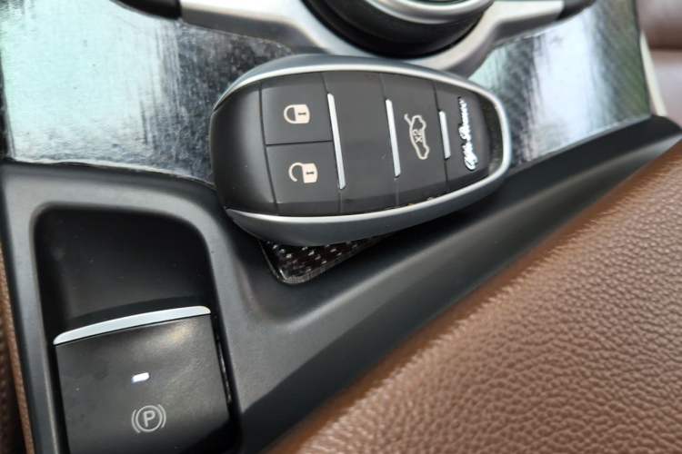 Used Alfa Romeo Stelvio 2017 2.0T 200HP Elite Edition Vehicle Key