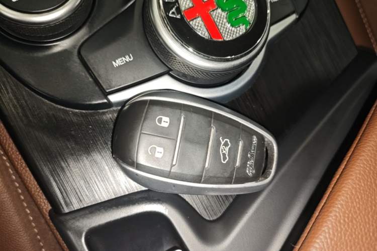 Used Alfa Romeo Stelvio 2017 2.0T 280HP Luxury Edition Vehicle Key