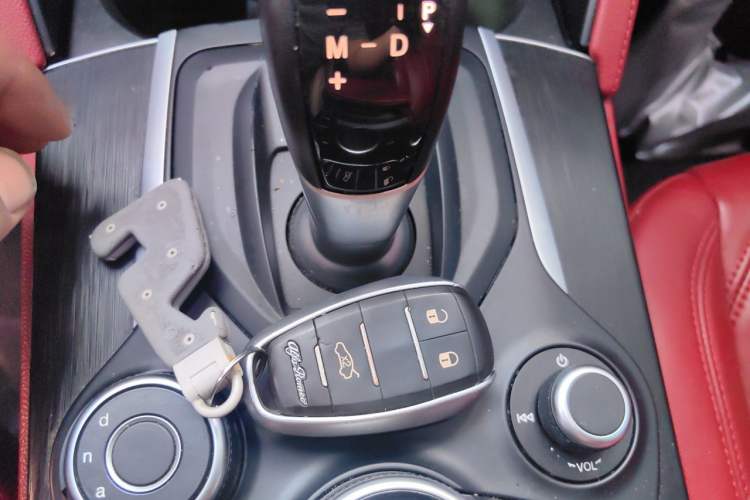 Used Alfa Romeo Stelvio 2017 2.0T 200HP Elite Edition Vehicle Key