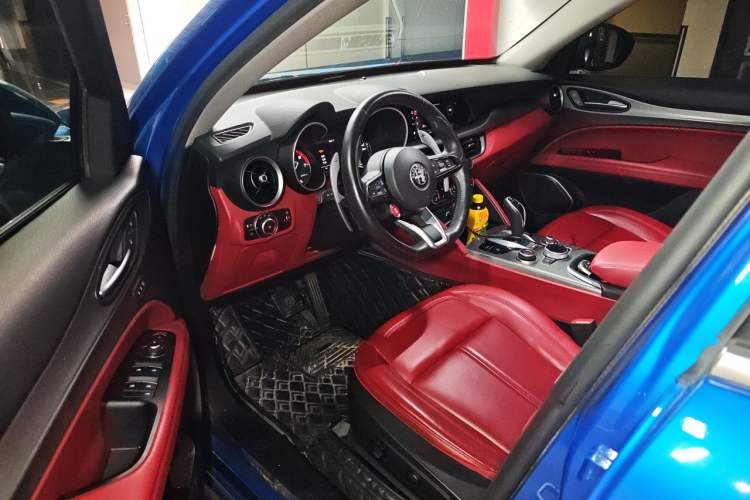 Used Alfa Romeo Stelvio 2019 2.0T 280HP Luxury Edition Driver Seat