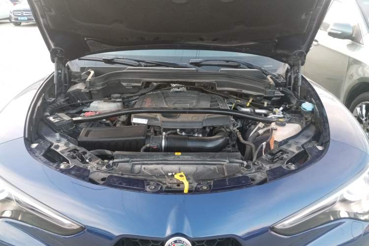 Used Alfa Romeo Stelvio 2019 2.0T 280HP Black Package Limited Edition Engine Bay