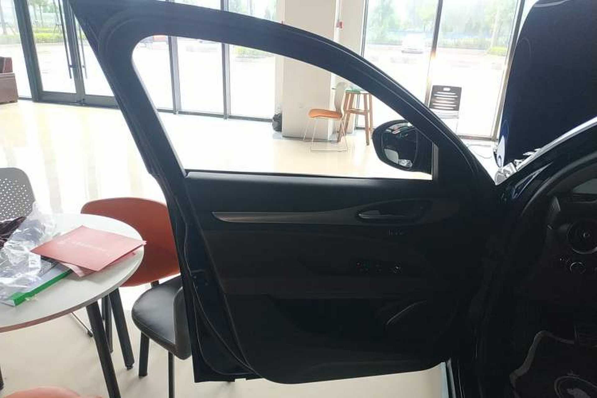Used Alfa Romeo Stelvio 2019 2.0T 280HP Black Package Limited Edition Left Front Door Interior