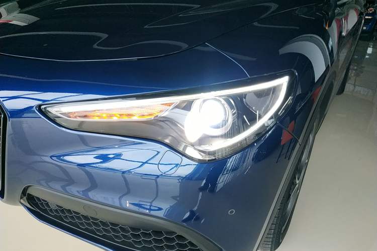Used Alfa Romeo Stelvio 2019 2.0T 280HP Black Package Limited Edition Left Front Headlight