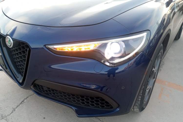 Used Alfa Romeo Stelvio 2019 2.0T 280HP Black Package Limited Edition Left Front Headlight
