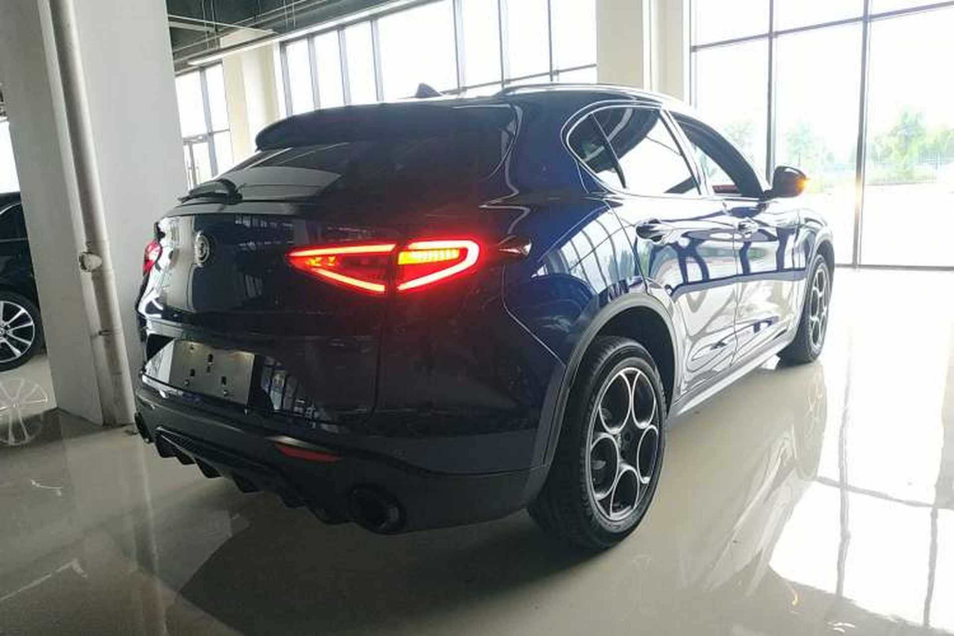 Used Alfa Romeo Stelvio 2019 2.0T 280HP Black Package Limited Edition Rear Right 45 Deg