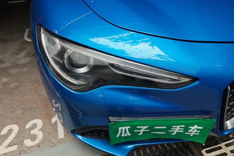 Used Alfa Romeo Stelvio 2019 2.0T 280HP Luxury Edition Right Front Headlight