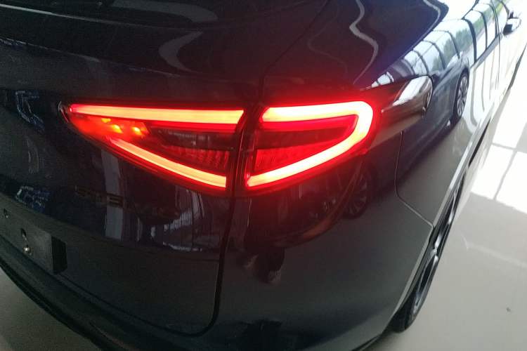 Used Alfa Romeo Stelvio 2019 2.0T 280HP Black Package Limited Edition Right Rear Taillight
