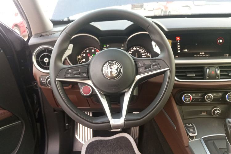 Used Alfa Romeo Stelvio 2019 2.0T 280HP Black Package Limited Edition Steering Wheel