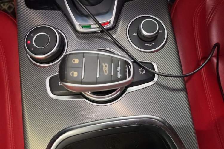 Used Alfa Romeo Stelvio 2019 2.0T 280HP Luxury Edition Vehicle Key