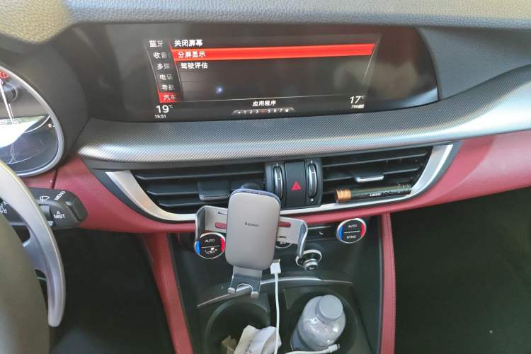 Used Alfa Romeo Stelvio 2019 2.0T 280HP Black Package Limited Edition Audio And AC Panel