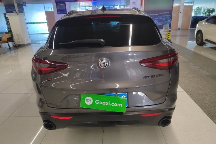 Used Alfa Romeo Stelvio 2019 2.0T 280HP Black Package Limited Edition Exterior 4