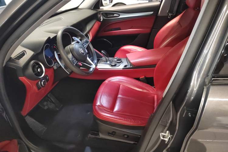 Used Alfa Romeo Stelvio 2019 2.0T 280HP Black Package Limited Edition Left Front Seat