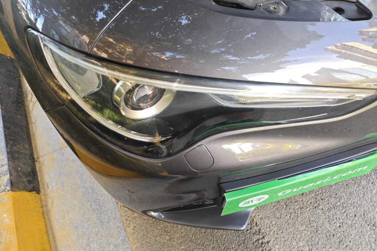 Used Alfa Romeo Stelvio 2019 2.0T 280HP Black Package Limited Edition Right Front Headlight