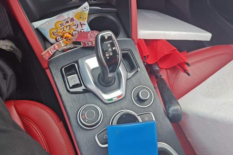 Used Alfa Romeo Stelvio 2019 2.0T 280HP Black Package Limited Edition Gear Lever