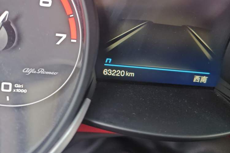 Used Alfa Romeo Stelvio 2019 2.0T 280HP Black Package Limited Edition Odometer Close Up