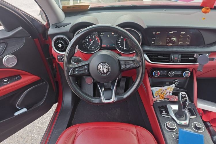 Used Alfa Romeo Stelvio 2019 2.0T 280HP Black Package Limited Edition Steering Wheel