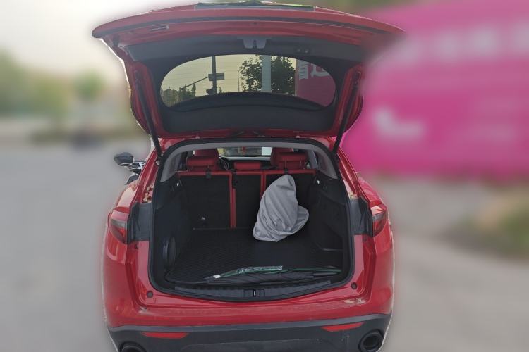 Used Alfa Romeo Stelvio 2019 2.0T 280HP Black Package Limited Edition Trunk