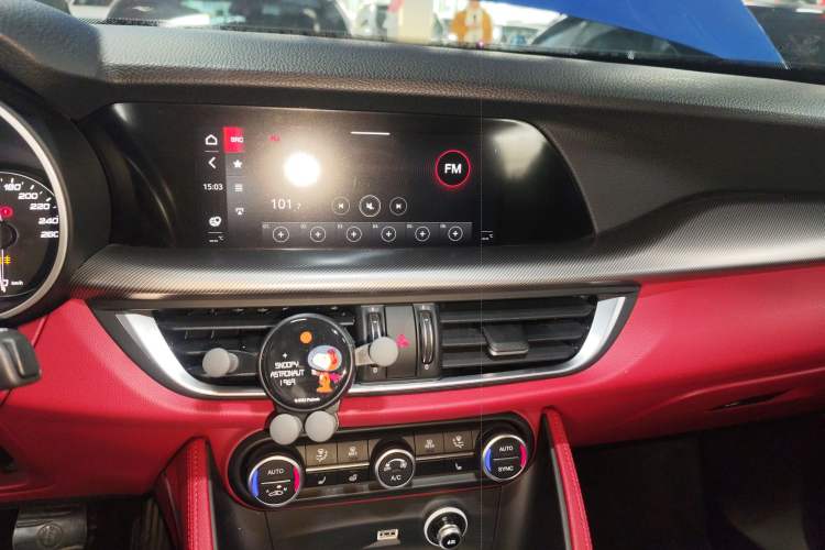 Used Alfa Romeo Stelvio 2020 2.0T 280HP Luxury Edition Audio And AC Panel