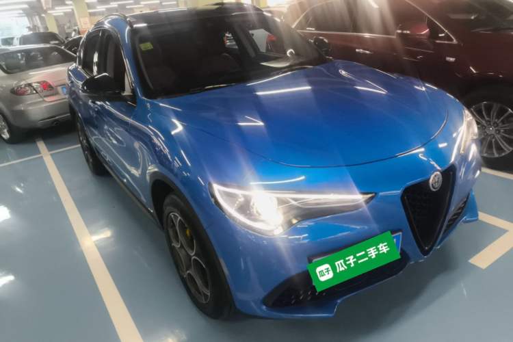 Used Alfa Romeo Stelvio 2020 2.0T 280HP Luxury Edition Exterior 2