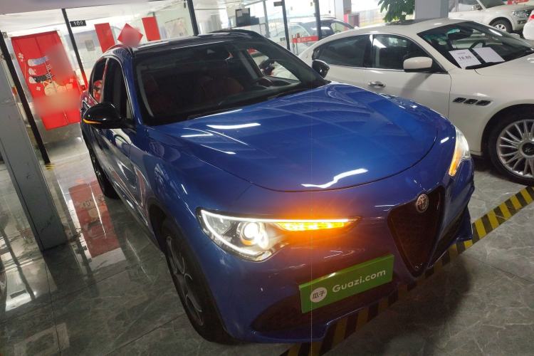 Used Alfa Romeo Stelvio 2020 2.0T 280HP Luxury Edition Exterior 2