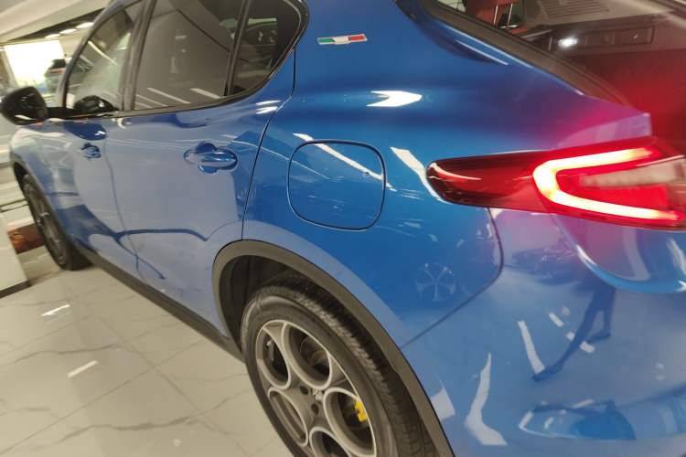 Used Alfa Romeo Stelvio 2020 2.0T 280HP Luxury Edition Exterior 3