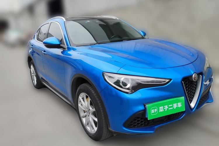 Used Alfa Romeo Stelvio 2020 2.0T 280HP Luxury Edition Front Right 45 Deg