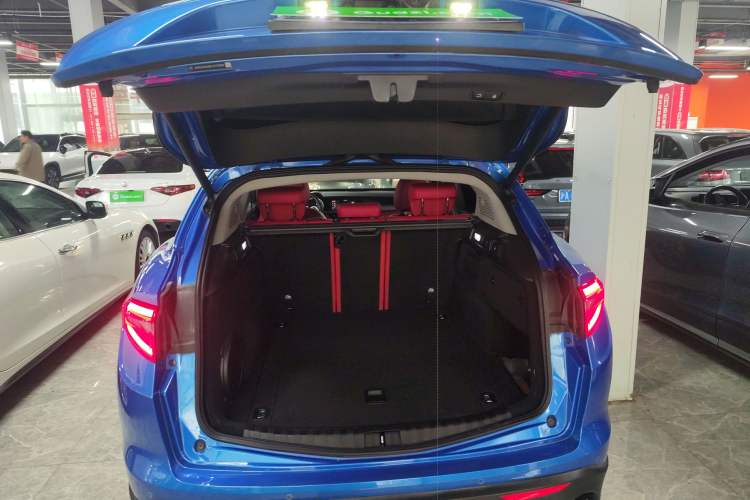 Used Alfa Romeo Stelvio 2020 2.0T 280HP Luxury Edition Trunk