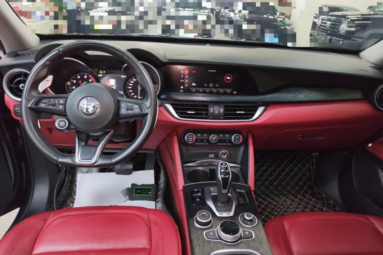 Used Alfa Romeo Stelvio 2020 2.0T 280HP Luxury Edition Center Console