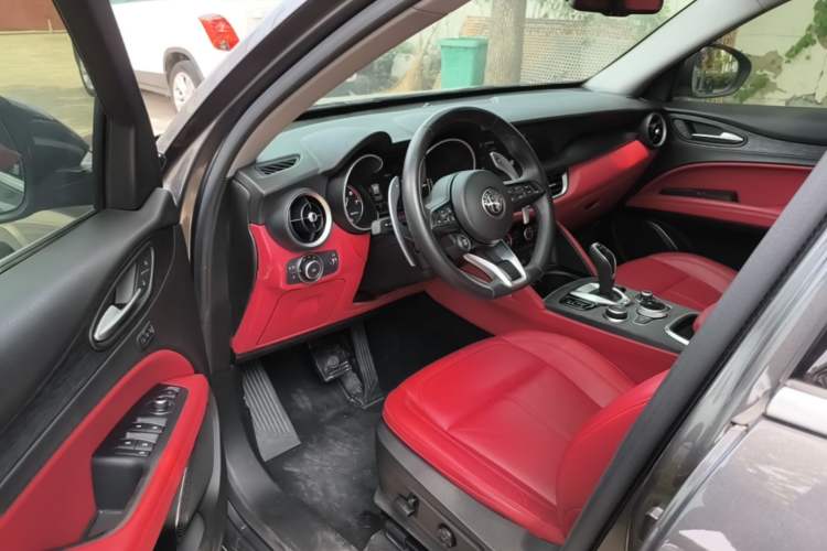 Used Alfa Romeo Stelvio 2020 2.0T 280HP Luxury Edition Driver Seat