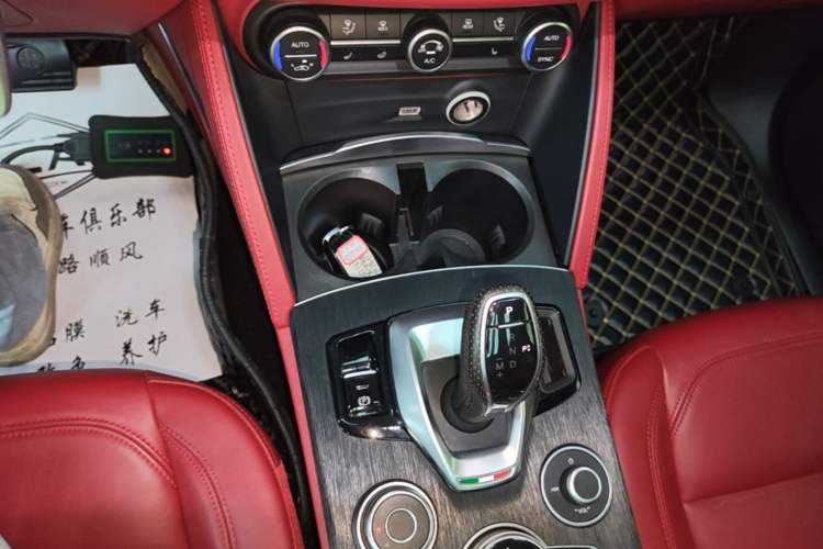 Used Alfa Romeo Stelvio 2020 2.0T 280HP Luxury Edition Gear Lever