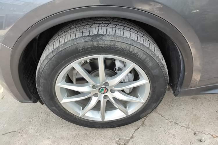 Used Alfa Romeo Stelvio 2020 2.0T 280HP Luxury Edition Left Front Wheel Hub