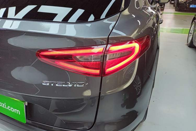 Used Alfa Romeo Stelvio 2020 2.0T 280HP Luxury Edition Right Rear Taillight