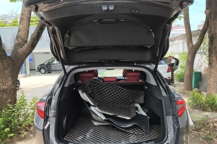 Used Alfa Romeo Stelvio 2020 2.0T 280HP Luxury Edition Trunk
