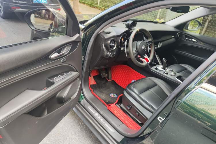 Used Alfa Romeo Stelvio 2020 2.0T 280HP Luxury Edition Driver Seat