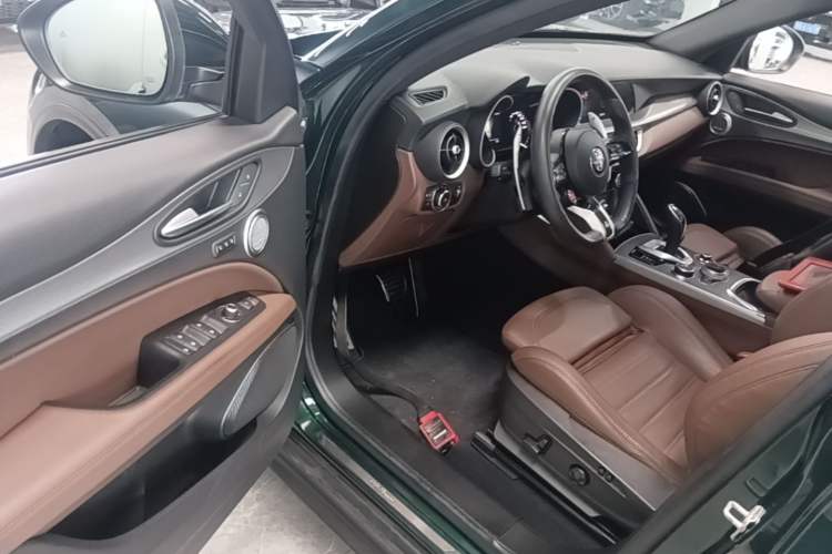 Used Alfa Romeo Stelvio 2020 2.0T 280HP Luxury Edition Driver Seat