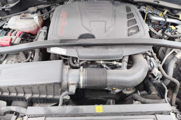 Used Alfa Romeo Stelvio 2020 2.0T 280HP Luxury Edition Engine Bay