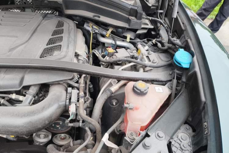 Used Alfa Romeo Stelvio 2020 2.0T 280HP Luxury Edition Engine Bay Left