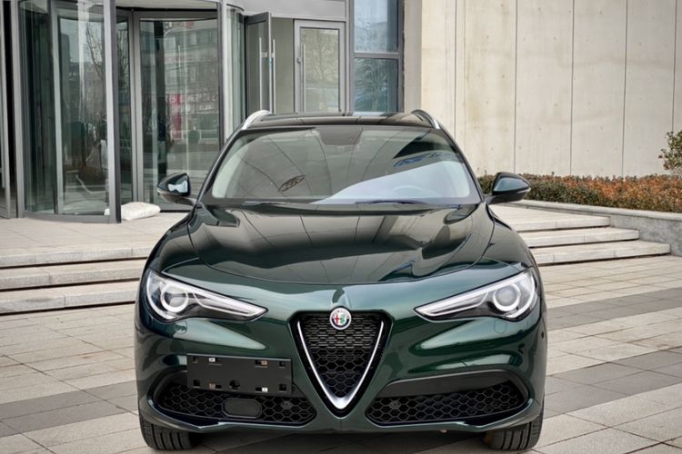 Used Alfa Romeo Stelvio 2020 2.0T 280HP Luxury Edition Exterior 2