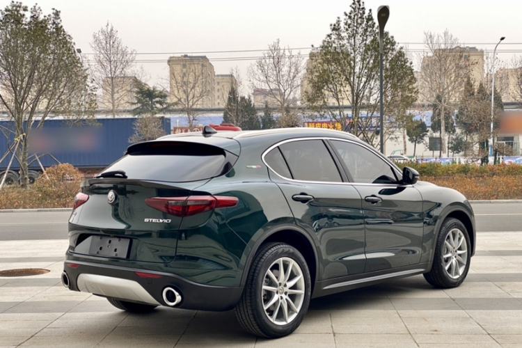 Used Alfa Romeo Stelvio 2020 2.0T 280HP Luxury Edition Exterior 8