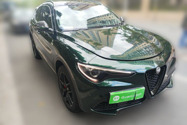 Used Alfa Romeo Stelvio 2020 2.0T 280HP Luxury Edition Front Right 45 Deg